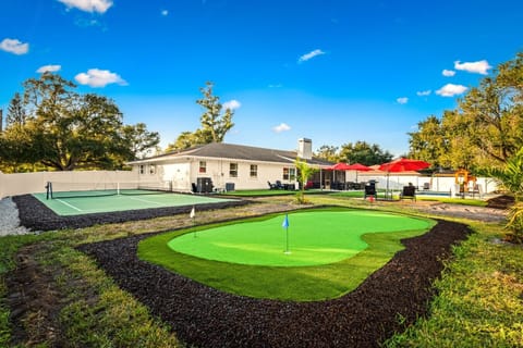 Challenge your crew on the private putting green and sport court — endless outdoor games without ever leaving home.