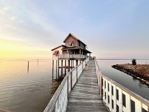 main walkway to cottage
