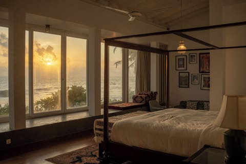Queen suite with sunset view