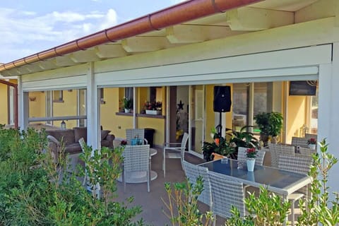 Autumn, Balcony / Terrace / Patio, Summer, Winter