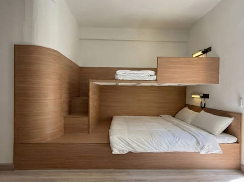 Triple Room | Desk, iron/ironing board (on request), WiFi (free)