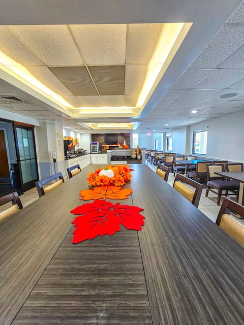 Free daily continental breakfast