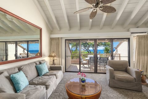 Condo, Multiple Beds, Balcony, Ocean View (Maui Kamaole G-202) | Living area