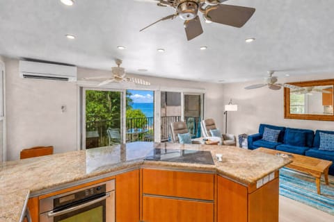 Condo, Multiple Beds, Balcony, Ocean View (Hale Hui Kai 208) | Interior