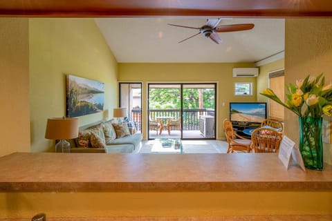 Condo, Multiple Beds, Balcony, Ocean View (Kihei Garden Estates C-201) | Living area