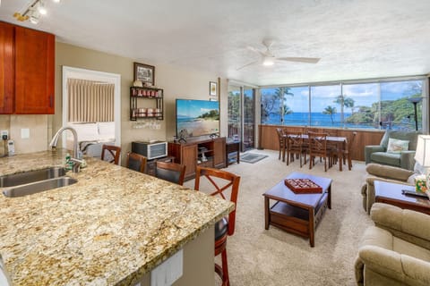 Condo, Multiple Beds, Balcony, Ocean View (Haleakala Shores A-302) | Interior