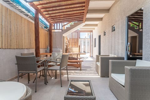Apartment | Outdoor dining
