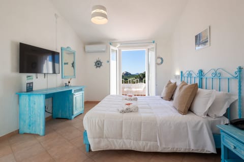 Superior Double or Twin Room, Sea View | Minibar, in-room safe, cribs/infant beds, free WiFi