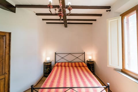 Triple Room | Free WiFi, bed sheets