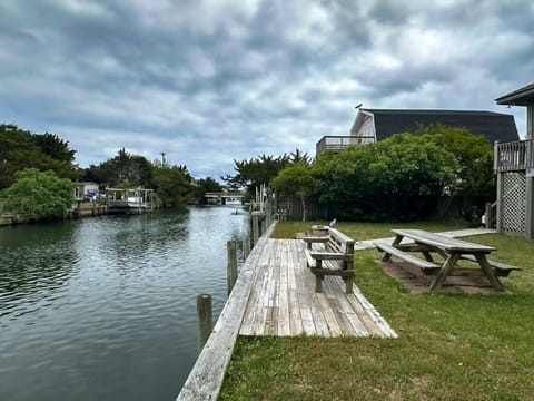 OC80 Canal Front