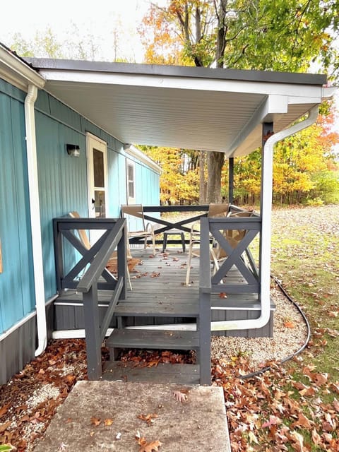 Whispering20Acorn2010