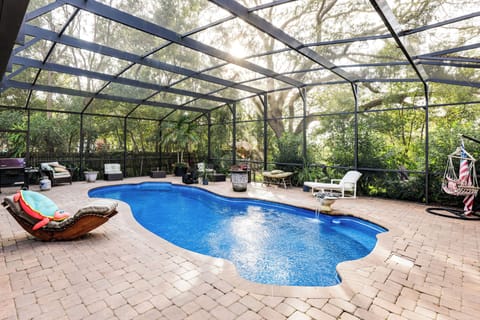 Tavares Vacation Rental | 2BR | 1BA | 600 Sq Ft | Step-Free Access