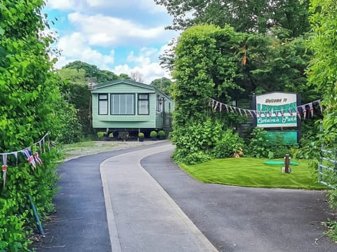 Exterior | The Shawl Retreat - Leyburn Caravan Park, Leyburn