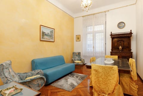 Elegant Historic Apartment in Trieste City Centre Apartment in Trieste
