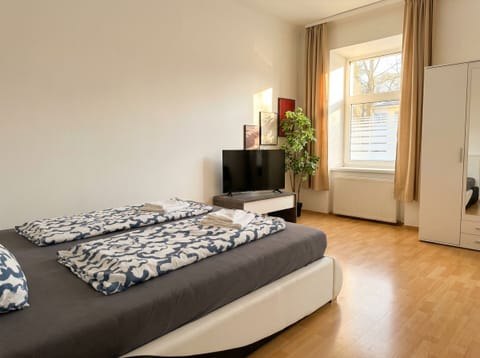 Basic Apartment | Iron/ironing board, free WiFi