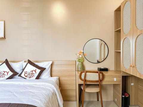 Deluxe Studio, City View | In-room safe, desk, blackout drapes, soundproofing