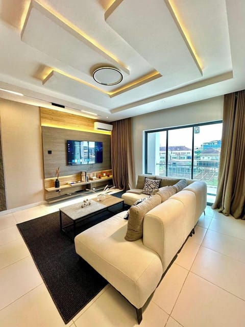 Deluxe Apartment, Balcony, City View | Living area