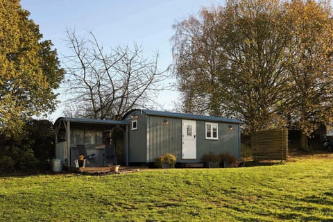 Florence, Marsham - Host & Stay