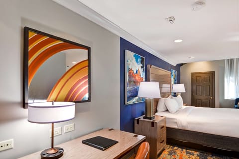 Room, 1 King Bed (Whirpool Bath) | Premium bedding, in-room safe, desk, laptop workspace