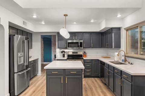 This kitchen isn’t just functional—it’s fabulous. Whether you’re mastering a five-course feast or just perfecting your toast game, it’s got you covered.