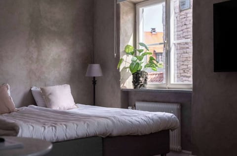 The apartment has a  cozy 180 cm bed which is guaranteed to give you a good night's sleep.