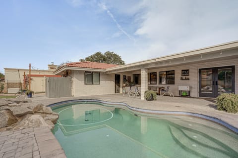 Mesa Vacation Rental | 4BR | 3BA | 2,800 Sq Ft | 1 Step for Access