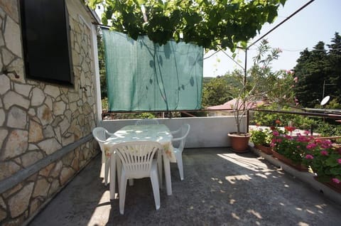 House | Terrace/patio