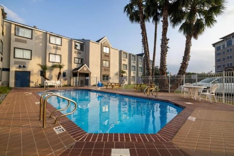 Holiday Home Swimming Pool