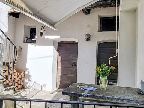 Blue, Residential Area, Suburb, Estate, Landscaping, Hedge