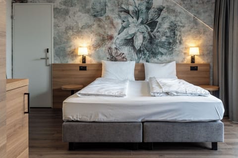 Superior Double Room, Balcony, City View | In-room safe, desk, free WiFi