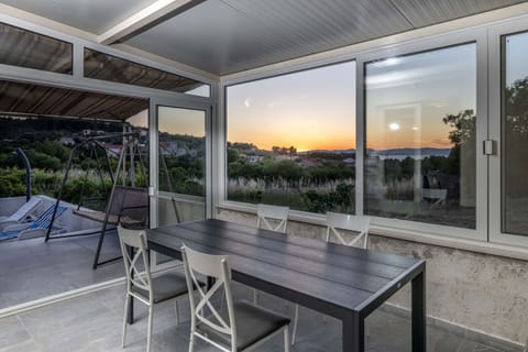 House | Terrace/patio