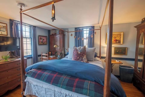 On the 2nd floor, the Emma C. Berry Room offers guests a beautiful queen-size pencil post bed with a new Casper Mattress, high-quality pillows, a fluffy duvet, and a private attached En suite full bathroom.