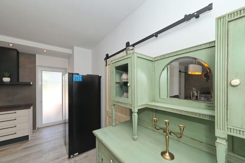 House | Interior entrance