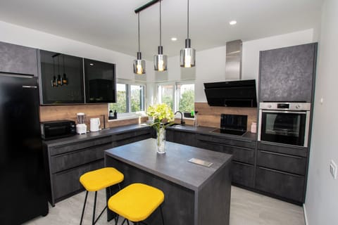 House | Private kitchen