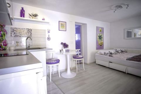 House | Private kitchen | Fridge, stovetop, cookware/dishes/utensils