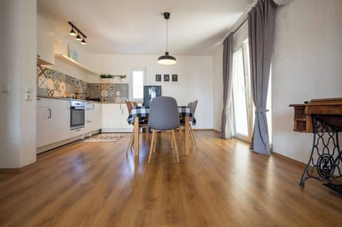 House | Private kitchen | Fridge, oven, stovetop, espresso maker