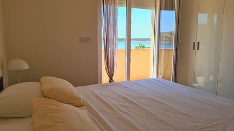 Apartment (A1) | In-room safe, iron/ironing board, WiFi (free)