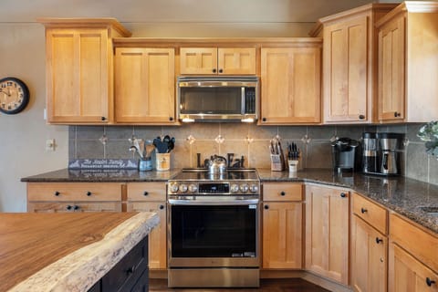 Fully equipped kitchen for the chef in your group