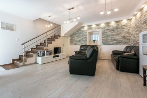 House | Living room | DVD player