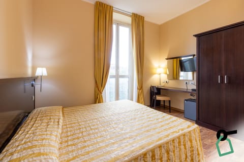Standard Double or Twin Room | Minibar, in-room safe, free WiFi, bed sheets