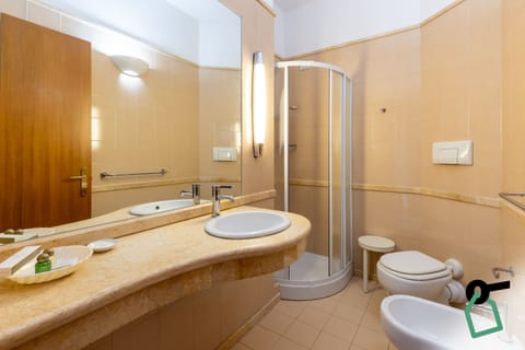 Standard Double or Twin Room | Bathroom | Hair dryer, bidet, towels, toilet paper