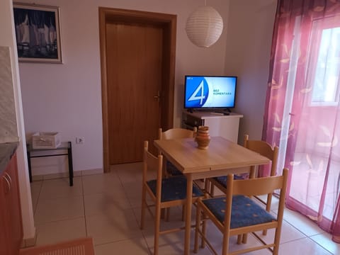Apartment (A1) | Dining