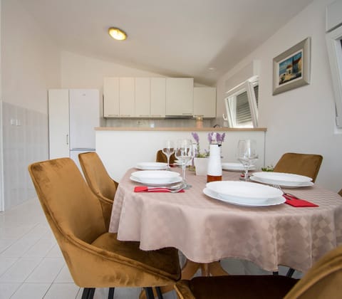 Apartment (A1) | Dining