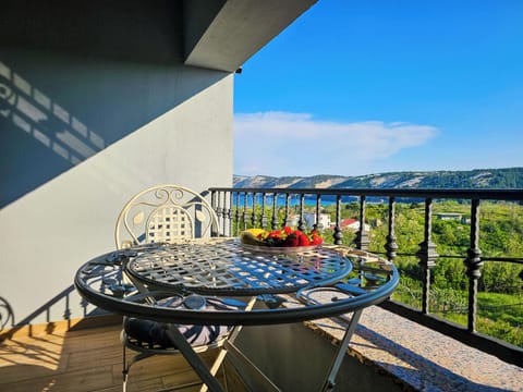 House | Terrace/patio