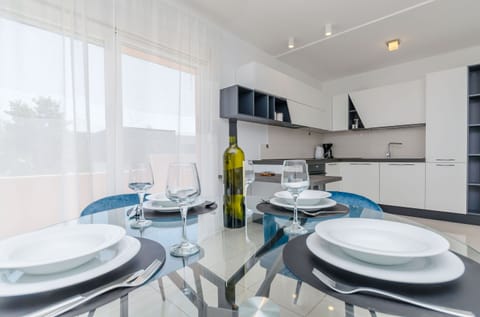 Apartment (A1) | Dining