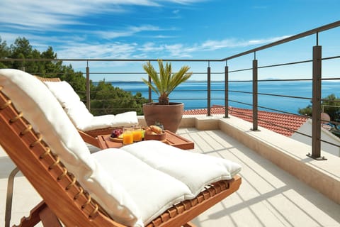 Villa | Balcony