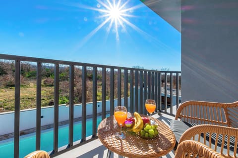 Villa | Balcony