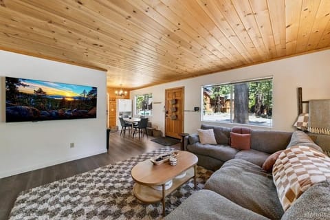 House, 3 Bedrooms | Living area