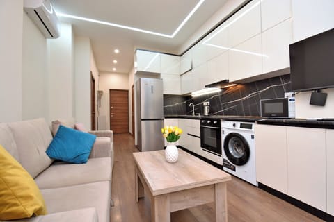Condo, City View | Private kitchen | Coffee/tea maker, electric kettle