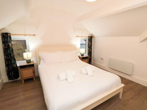 Cottage | 2 bedrooms, individually decorated, individually furnished, free WiFi